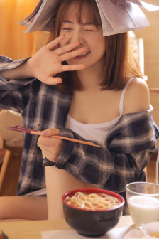 粉嫩初中女学生初